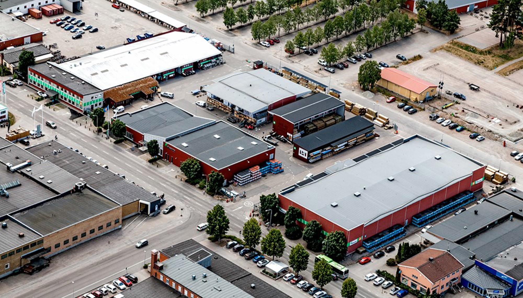 nomenu Bild ovanifrån på Fellessons Bygghandel i Växjö 