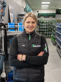 Bild på Lina Löfgren, Butik- och lagersäljare på Fellessons i Älmhult