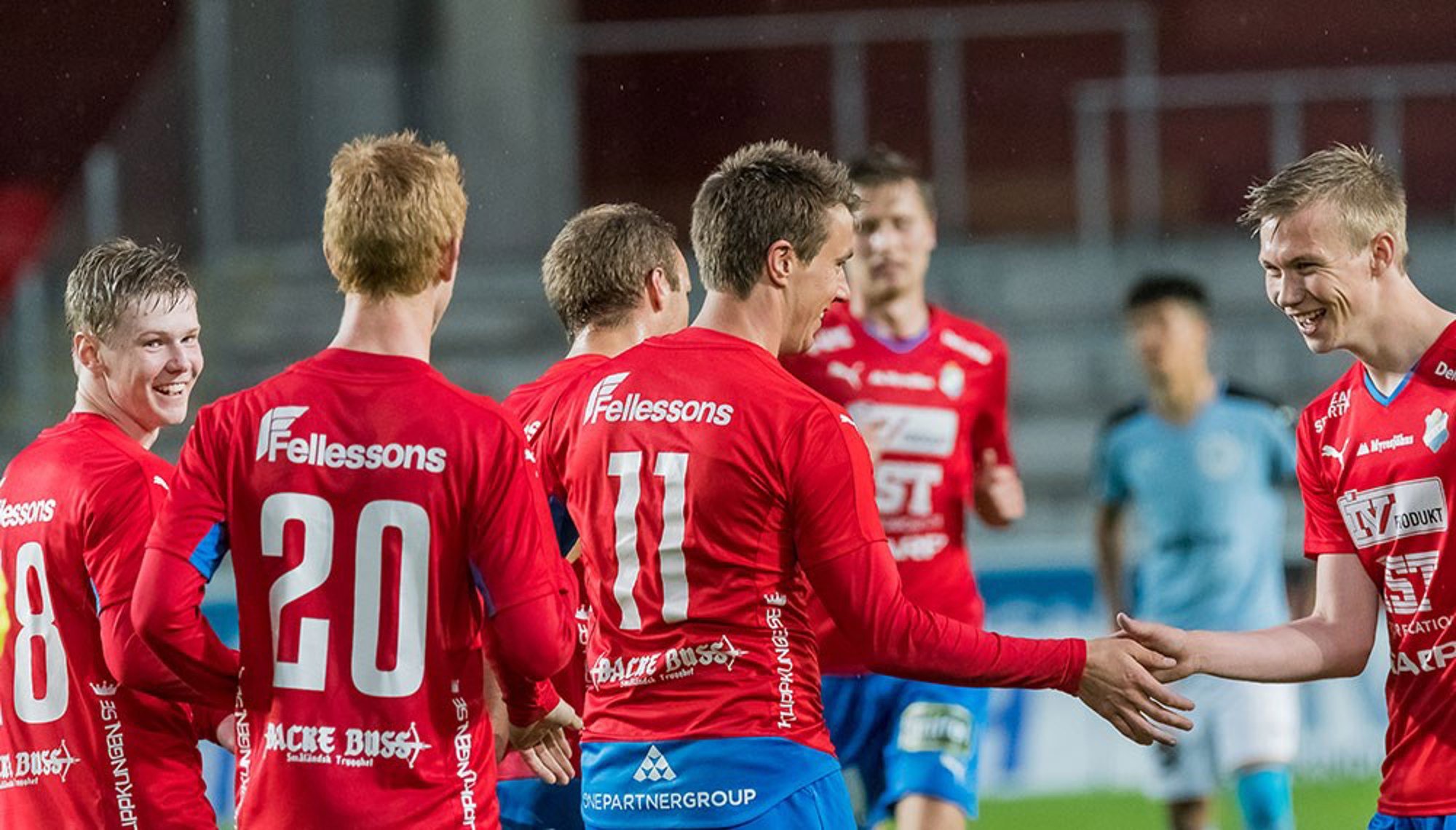 nomenu Bild på spelare i Östers IF, som Fellessons sponsrar 