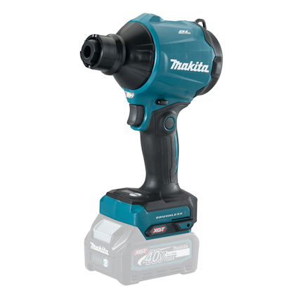 Blå och svart blåspistol från Makita, med ergonomiskt handtag och plats för batteri i botten. Utrustad med munstycke.