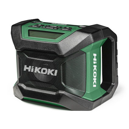 Grön och svart bärbar radio med HiKOKI-logotyp, kontrollpanel upptill och ett bärhandtag på sidan.