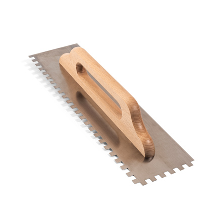 Rektangulär tandspackel med trähandtag och metallblad med jämnt fördelade, fyrkantiga tänder längs ena sidan.