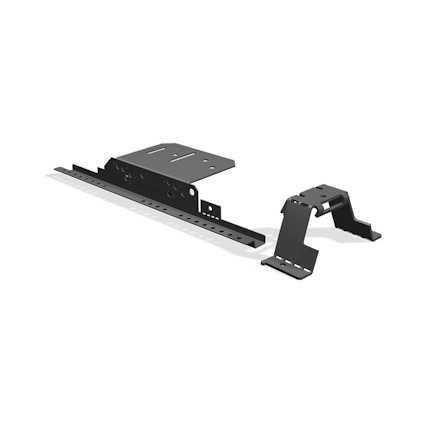 Svarta metallkomponenter med hål och vinklade delar mot en vit bakgrund.