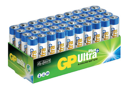 Förpackning med 40 GP Ultra Plus AAA alkaliska batterier, stående i fyra rader i en kartong.