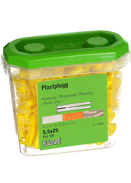 Plastpluggar i genomskinlig plastburk med grön lock, etikett visar ordet "Plastplugg" och storlek 5,5x25, 100 st.