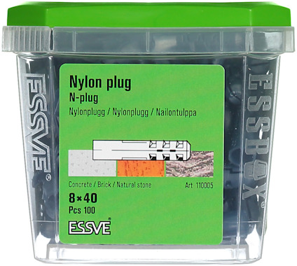 Plastbehållare med grönt lock innehållande nylonpluggar, märkning "Nylon plug 8x40" och ESSVE-logga.