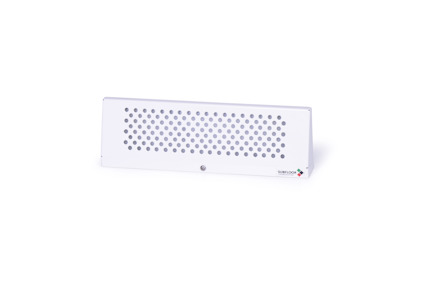 Rektangulärt vitt ventilationsgaller med runda hål i ett rutmönster.