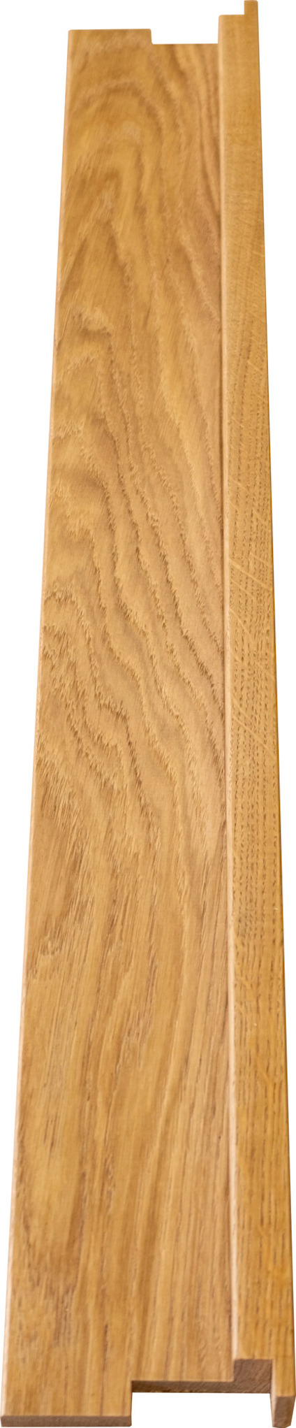 Tröskel av trä med ventilerad design och ljusbrun yta, sedd uppifrån.
